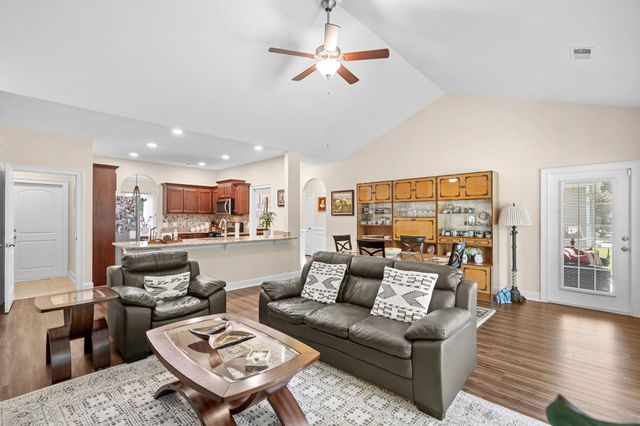 105 Barons Bluff Dr., Conway, SC 29526