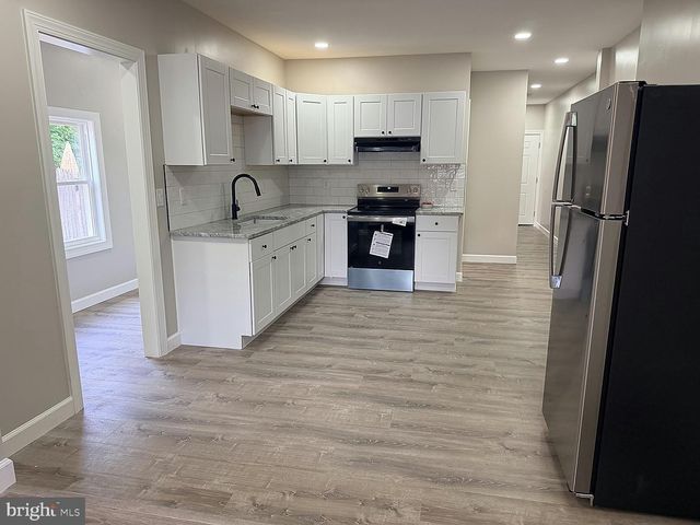 324 CEDAR ST, Millville, NJ 08332