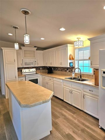 27 FREEMAN AVENUE, Punta Gorda, FL 33950