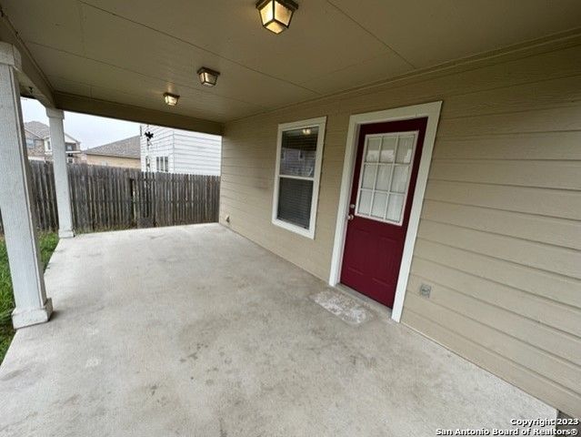 2111 RED ROCK XING, San Antonio, TX 78245