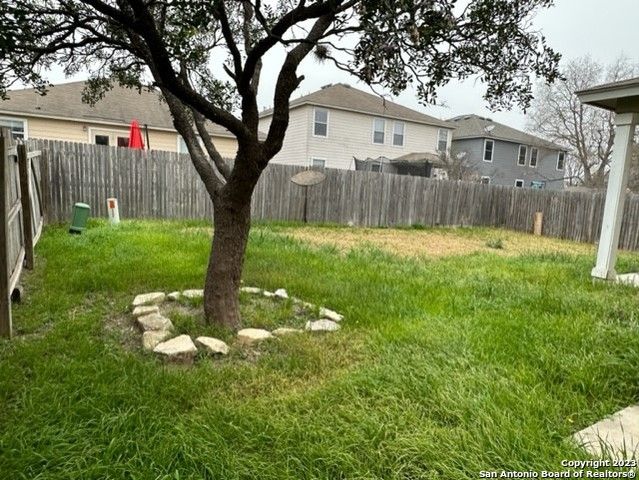 2111 RED ROCK XING, San Antonio, TX 78245