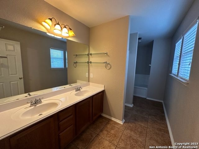 2111 RED ROCK XING, San Antonio, TX 78245