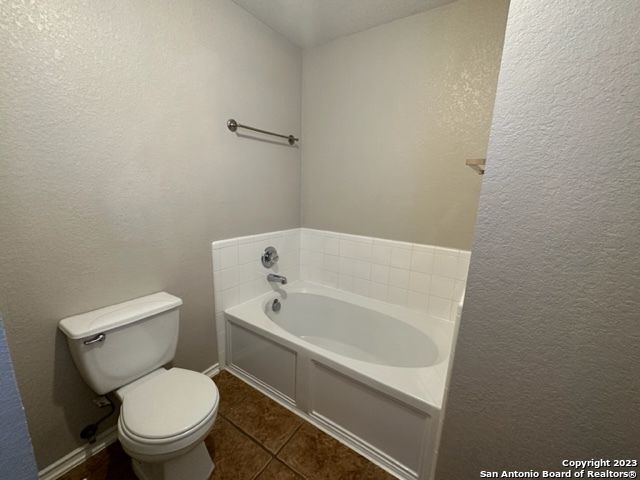 2111 RED ROCK XING, San Antonio, TX 78245