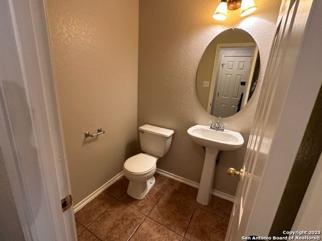 2111 RED ROCK XING, San Antonio, TX 78245