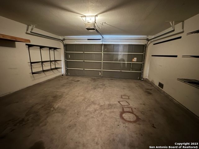 2111 RED ROCK XING, San Antonio, TX 78245