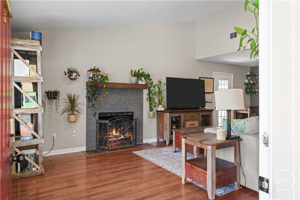Image 4 of property listing at 7340 Garfield Street, Savannah, GA 31406