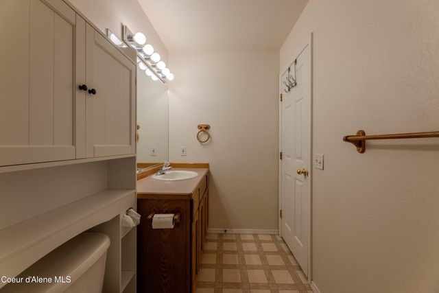 418 N Division Ave, Sandpoint, ID 83864