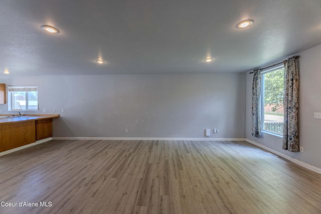 418 N Division Ave, Sandpoint, ID 83864