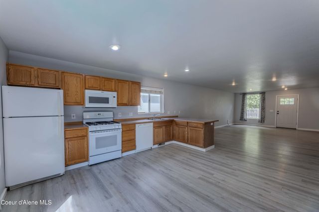 418 N Division Ave, Sandpoint, ID 83864