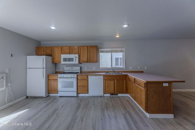 418 N Division Ave, Sandpoint, ID 83864