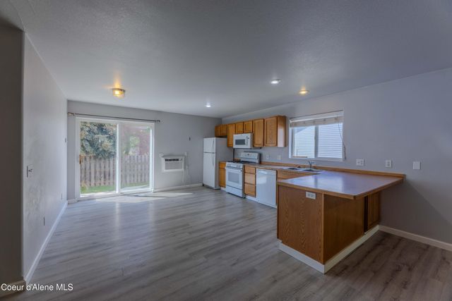 418 N Division Ave, Sandpoint, ID 83864