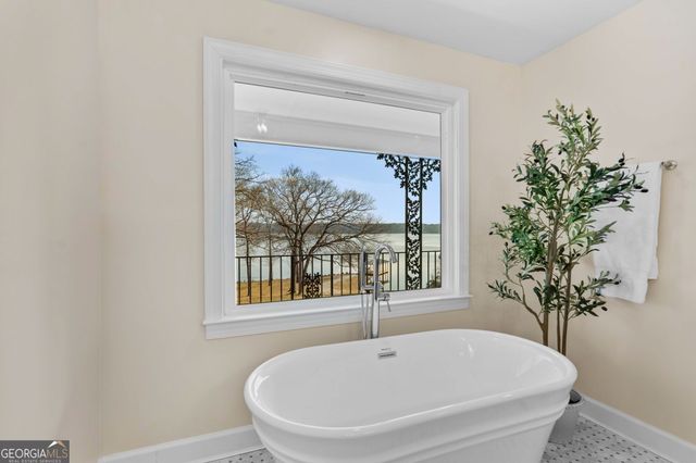 8294 Shelley Trail, Macon, GA 31220