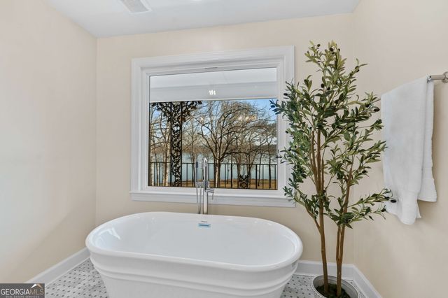 8294 Shelley Trail, Macon, GA 31220