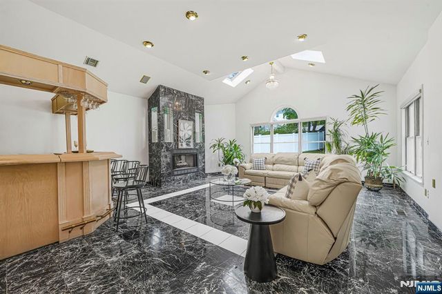 45 Holyoke Court, Wayne, NJ 07470