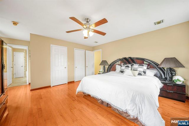 45 Holyoke Court, Wayne, NJ 07470