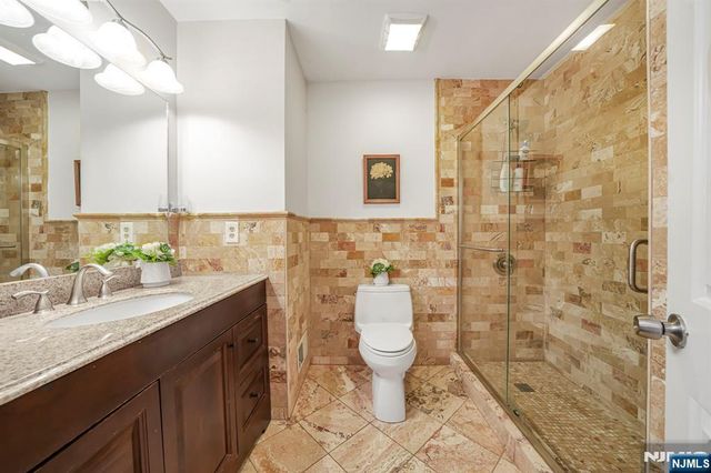 45 Holyoke Court, Wayne, NJ 07470