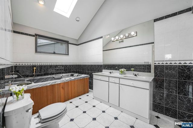 45 Holyoke Court, Wayne, NJ 07470