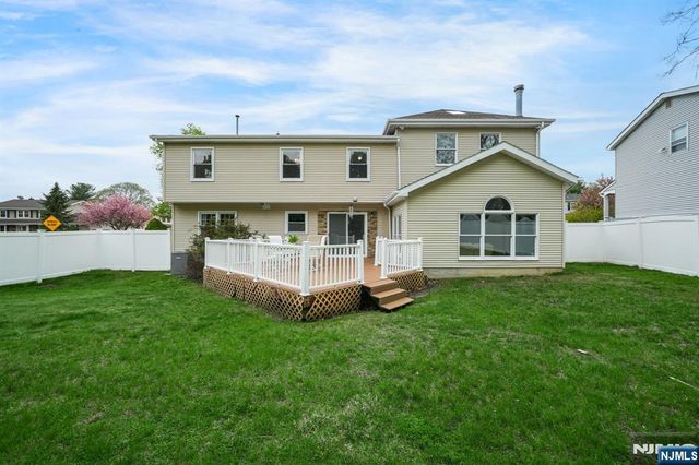 45 Holyoke Court, Wayne, NJ 07470