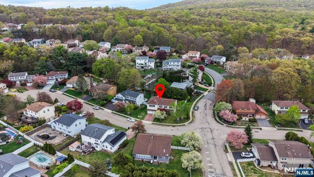 45 Holyoke Court, Wayne, NJ 07470