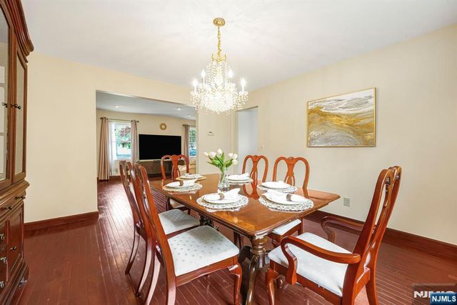 45 Holyoke Court, Wayne, NJ 07470