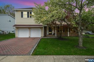 45 Holyoke Court, Wayne, NJ 07470