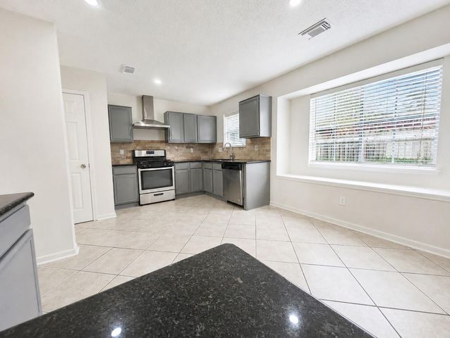 9423 Rippling Fields Dr, Houston, TX 77064