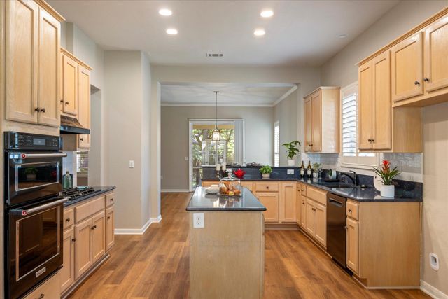122 Dan Moody TRL, Georgetown, TX 78633