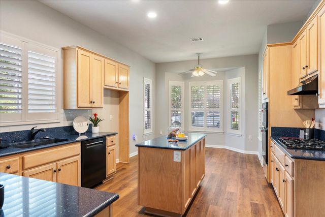 122 Dan Moody TRL, Georgetown, TX 78633