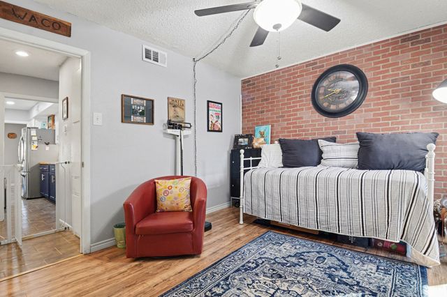 9446 Chimney Corner Lane, Dallas, TX 75243