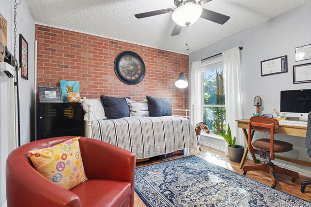 9446 Chimney Corner Lane, Dallas, TX 75243