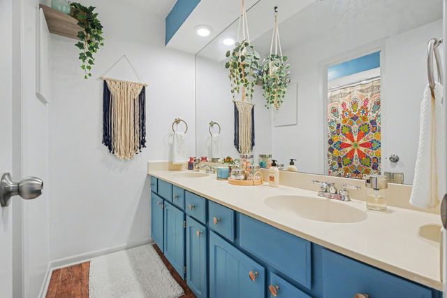 9446 Chimney Corner Lane, Dallas, TX 75243