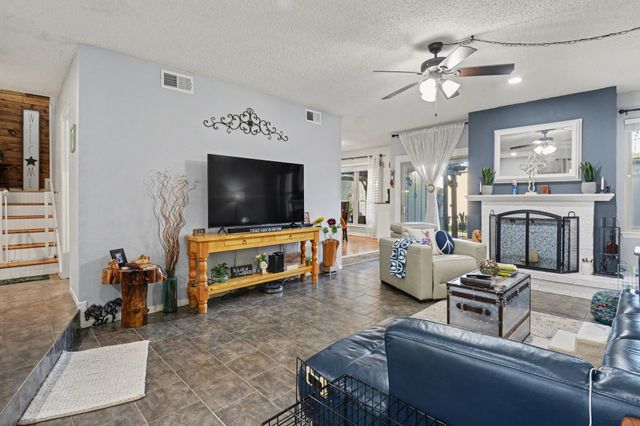 9446 Chimney Corner Lane, Dallas, TX 75243