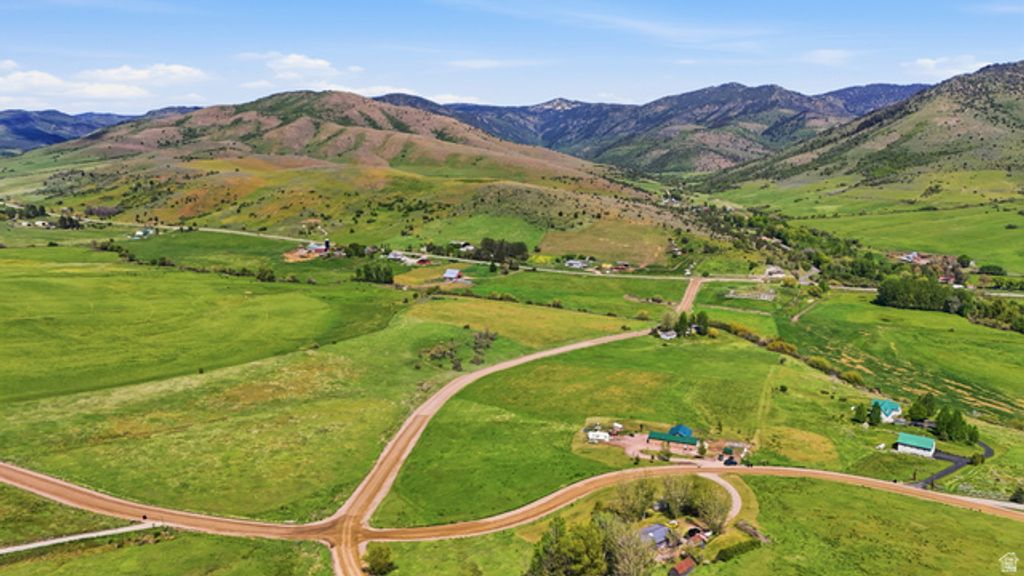 Image 2 of property listing at 8096 N VALLEY VIEW HTS, Preston, ID 83263