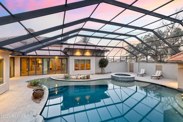 208 Saddleback Circle, Youngsville, LA 70592