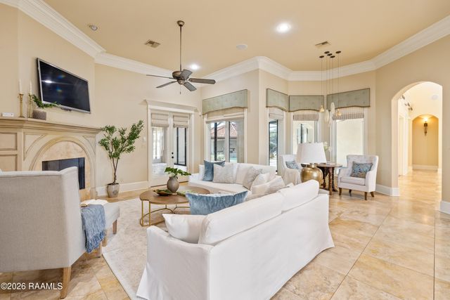 208 Saddleback Circle, Youngsville, LA 70592