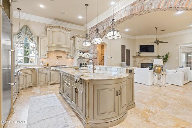 208 Saddleback Circle, Youngsville, LA 70592