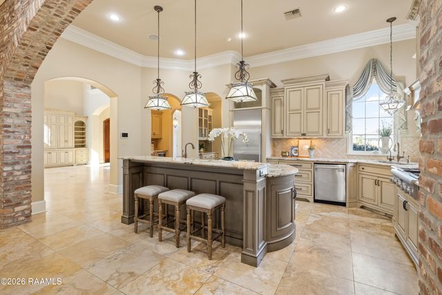 208 Saddleback Circle, Youngsville, LA 70592