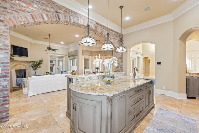 208 Saddleback Circle, Youngsville, LA 70592