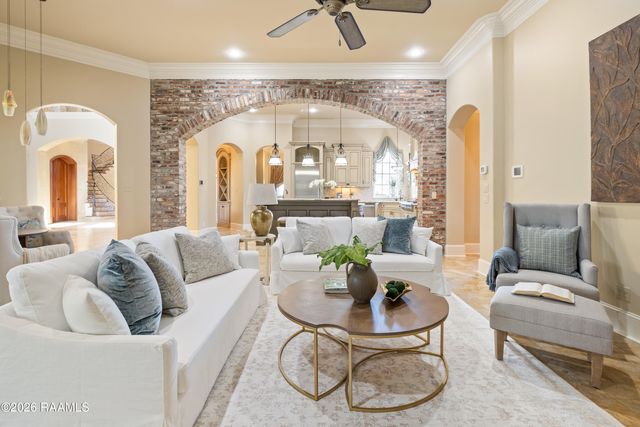 208 Saddleback Circle, Youngsville, LA 70592