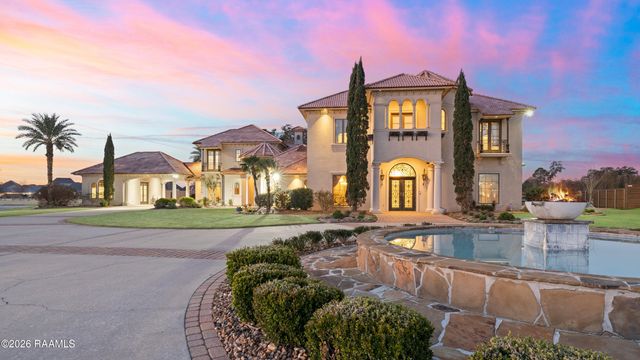 208 Saddleback Circle, Youngsville, LA 70592