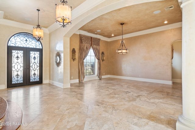 208 Saddleback Circle, Youngsville, LA 70592