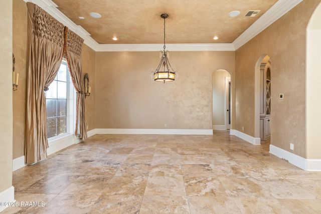 208 Saddleback Circle, Youngsville, LA 70592