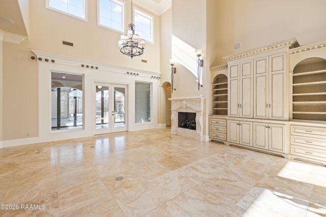 208 Saddleback Circle, Youngsville, LA 70592