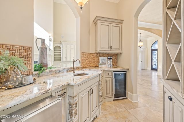 208 Saddleback Circle, Youngsville, LA 70592