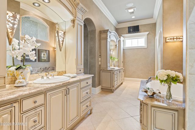 208 Saddleback Circle, Youngsville, LA 70592