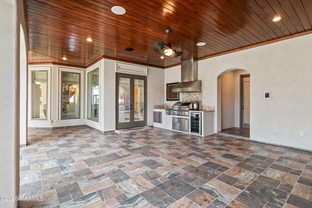 208 Saddleback Circle, Youngsville, LA 70592