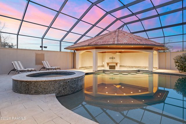 208 Saddleback Circle, Youngsville, LA 70592