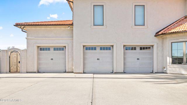 208 Saddleback Circle, Youngsville, LA 70592