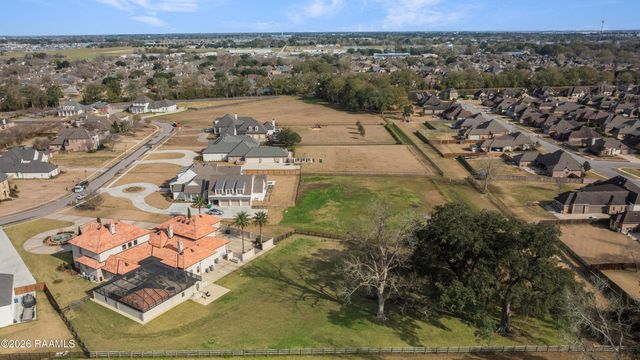 208 Saddleback Circle, Youngsville, LA 70592