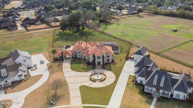 208 Saddleback Circle, Youngsville, LA 70592